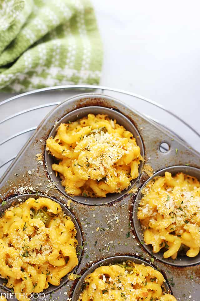 Jalapeno Macaroni and Cheese Cups | www.diethood.com | Easy, cheesy, spicy, and creamy, these Macaroni and Cheese Cups are the perfect snack for your next tailgating party!