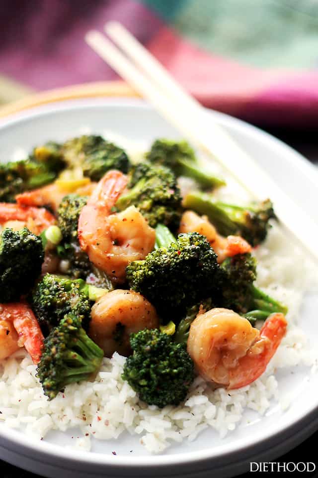 Shrimp and Broccoli Stir Fry | www.diethood.com | Sweet and sour, garlicky and delicious, this Shrimp and Broccoli Stir Fry is so easy to make and it only takes 20 minutes from start to finish! 