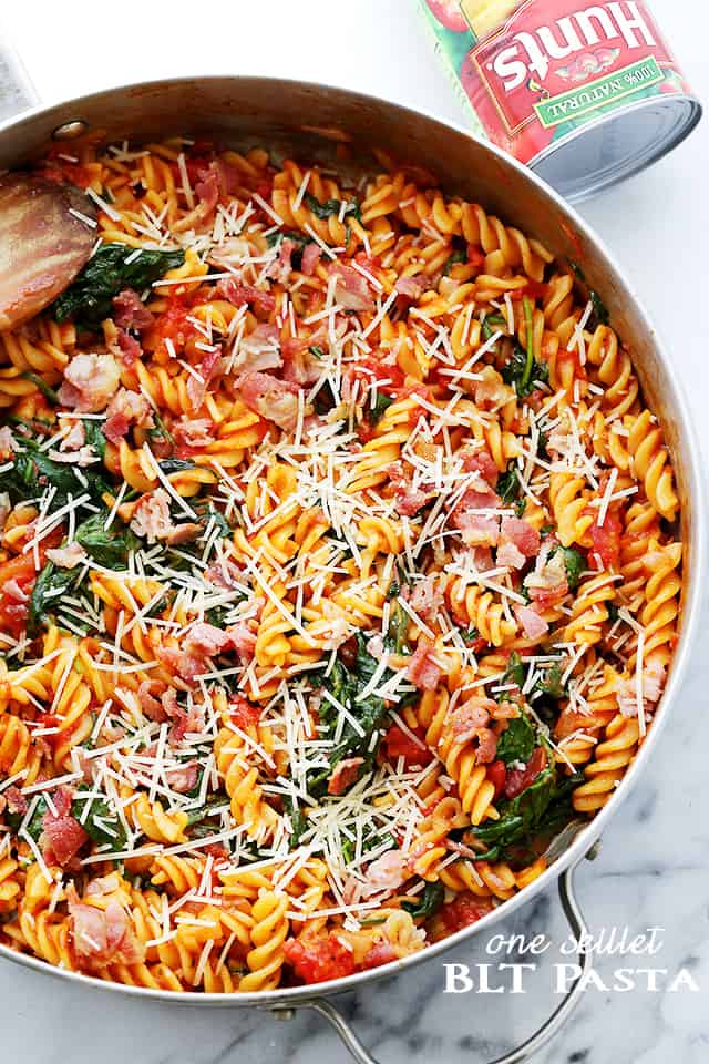 One Skillet BLT Pasta - Quick and easy 30-minute, one skillet pasta recipe with spinach, tomatoes and bacon!