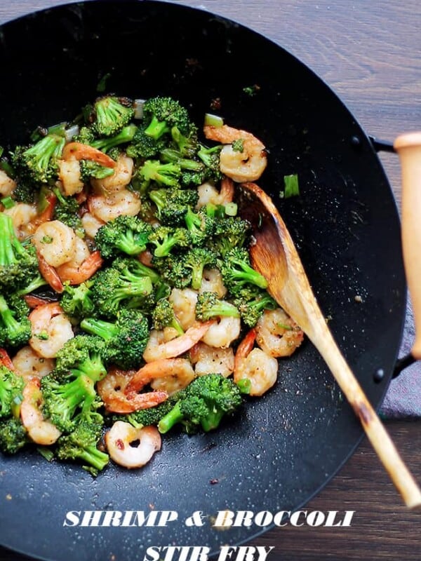 Shrimp and Broccoli Stir Fry | www.diethood.com | Sweet and sour, garlicky and delicious, this Shrimp and Broccoli Stir Fry is so easy to make and it only takes 20 minutes from start to finish!