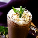 Coffee Smoothie - The perfect way to start your morning with coffee, oats, flaxseeds and bananas, all in one! Combining our two morning loves, coffees and smoothies, for people on the go.