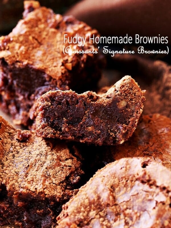 Fudgy Homemade Brownies - The best chewy and fudgy homemade brownies made from scratch in just one bowl! They are incredibly delicious, very easy to make and foolproof.