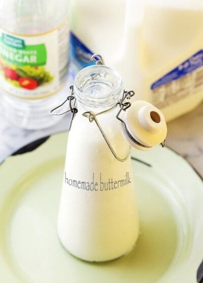 How to make Buttermilk with just 2 ingredients: Milk and White Vinegar.