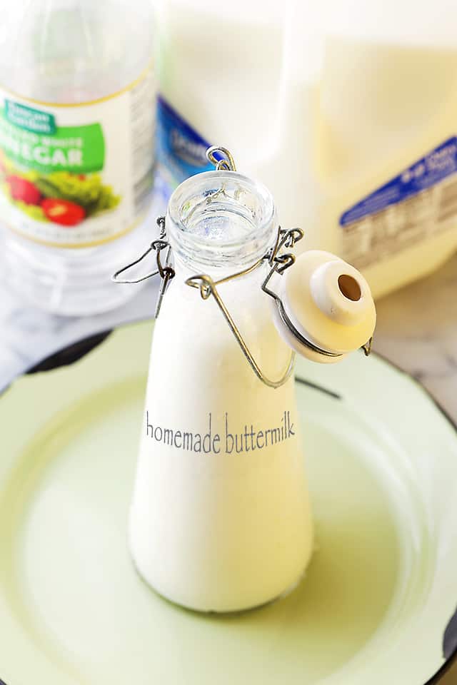 How to make Homemade Buttermilk with just 2 ingredients: Milk and White Vinegar.