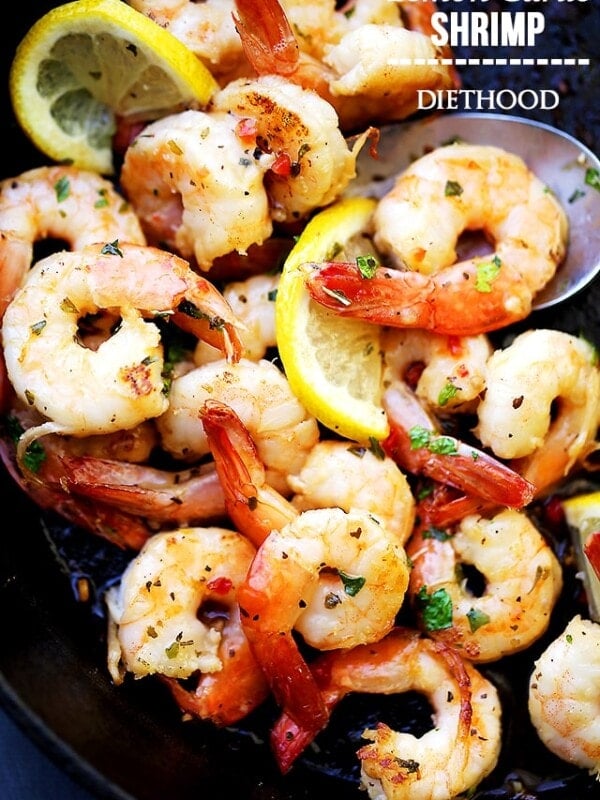 Lemon Garlic Shrimp Recipe - The easiest and most delicious way to prepare shrimp with lemon, butter and garlic. Serve as is, or serve the shrimp with pasta or rice for a complete meal!