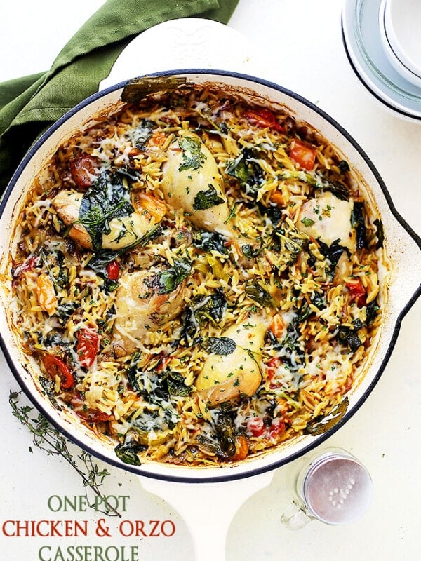 One Pot Chicken and Orzo with Spinach and Tomatoes - Loaded with flavors and texture, this is a super delicious and very easy one pot meal that everyone will love!