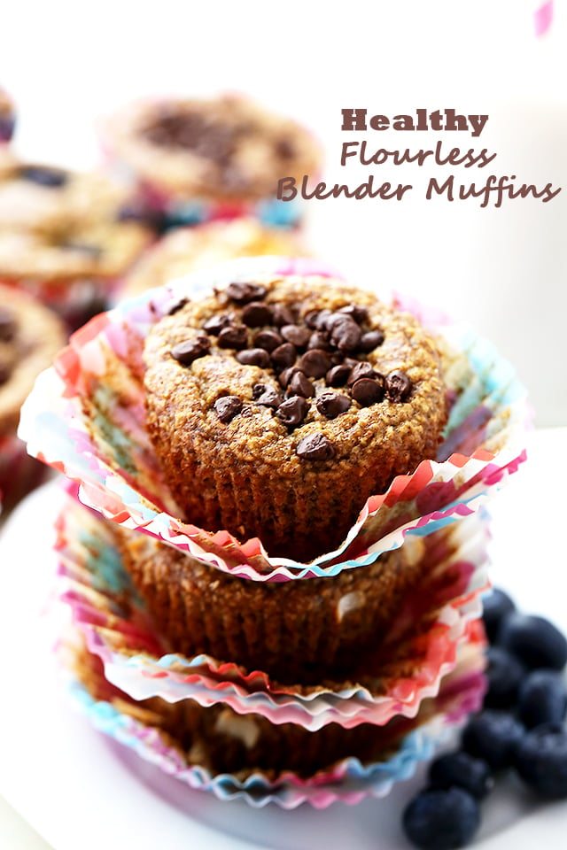 Healthy Flourless Blender Muffins - Super soft and healthy muffins packed with oats and bananas, and whipped up in the blender. SO delicious, you won't believe they are under 110 calories each!