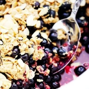 Crock Pot Blueberry Crisp - Packed with blueberries and oats, this simple, super delicious Blueberry Crisp is made right in the crock pot!