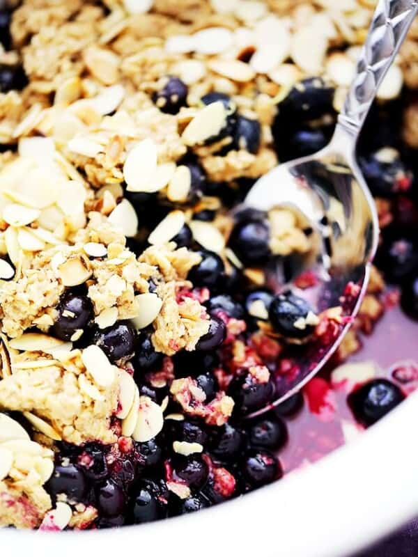 Crock Pot Blueberry Crisp - Packed with blueberries and oats, this simple, super delicious Blueberry Crisp is made right in the crock pot!