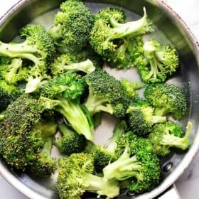 Boiling the broccoli in a pot.