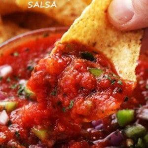 Homemade Restaurant Style Salsa - Super easy to make chunky homemade salsa made with delicious ingredients, and 1000x better than any store-bought version. Takes minutes to whip up and tastes amazing!