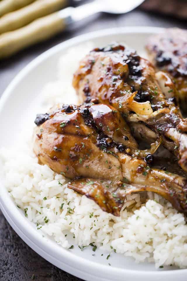 Easy Chicken Adobo Recipe - Inspired by the Phillipine's national dish, this garlicky, vinegary, sweet, and sour chicken adobo is so incredibly delicious and very easy to prepare!