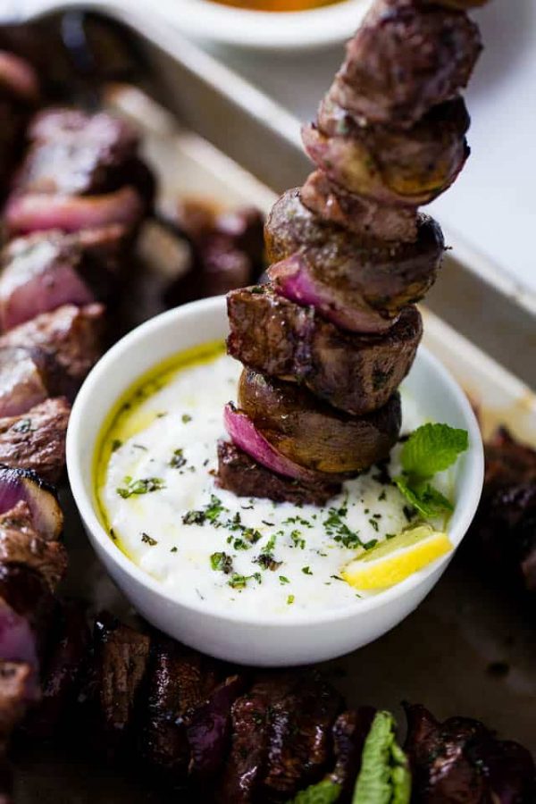 Steak and Mushroom Kabobs with Mint Yogurt Dip | Grilled Sirloin Steak