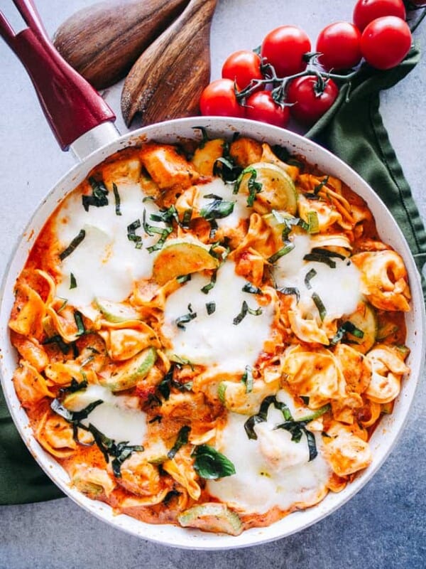 One Pot Italian Chicken Tortellini Recipe - A delicious and easy dinner recipe packed with chicken, zucchini, cheese, and tortellini! Get ready for a wonderful, picky-eater approved, 30-minute meal prepared in just one pot!