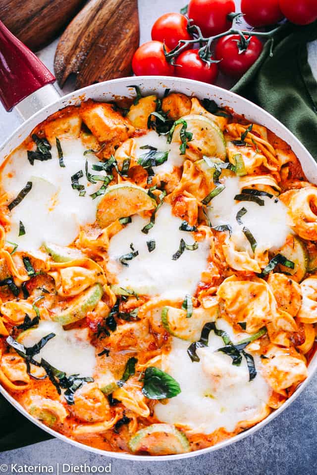 One Pot Italian Chicken Tortellini Recipe - A delicious and easy dinner recipe packed with chicken, zucchini, cheese, and tortellini! Get ready for a wonderful, picky-eater approved, 30-minute meal prepared in just one pot!