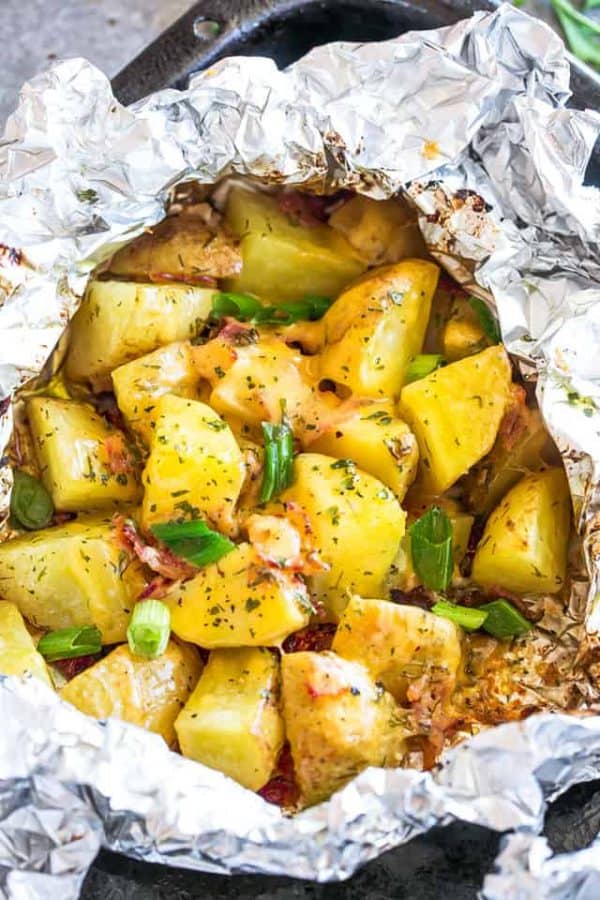 Cheesy Bacon Potato Foil Packets Easy Grilled Potatoes In Foil 8602