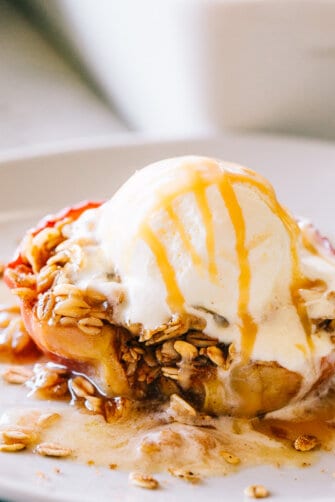 Microwave Baked Apples | Fall Apple Dessert Recipe - Ready In 10 Min!