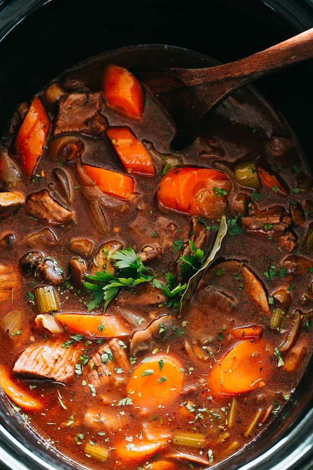 Slow cooker beef stew with veggies. 