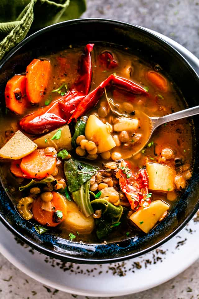 Einfaches Linsensuppenrezept |  Gesunde Suppe & eine Schale voller Komfort!