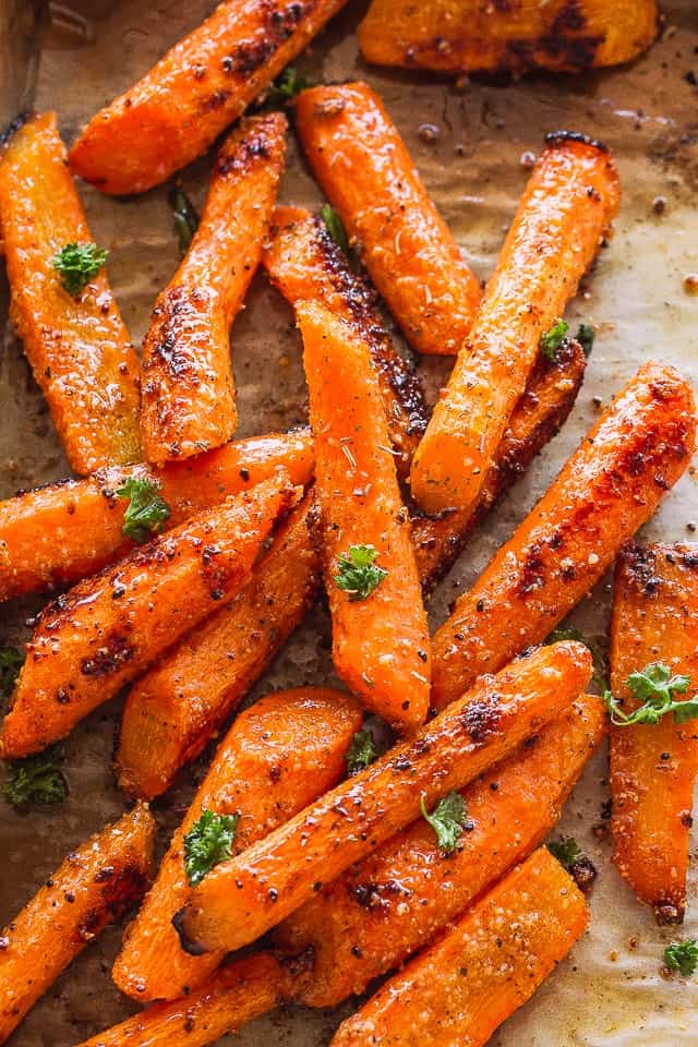 Parmesan Garlic Roasted Carrots | Easy Roasted Carrots Recipe