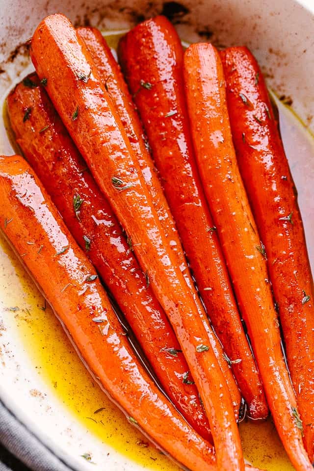 roasted carrots on a serving plate.