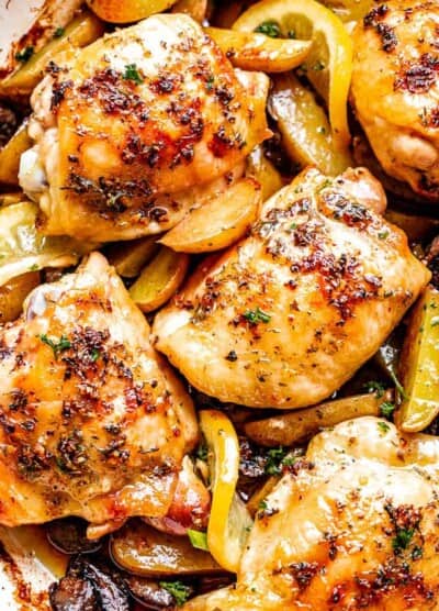 garlic butter chicken thighs baked with potatoes