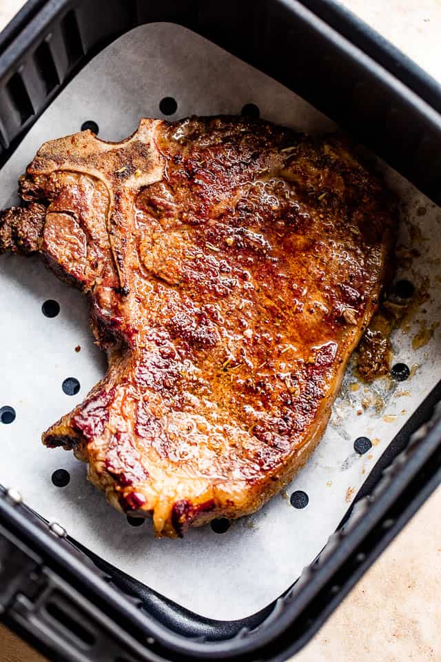 T-Bone Steak in Air Fryer – Achieving Medium-Rare Perfection – ID-z.com