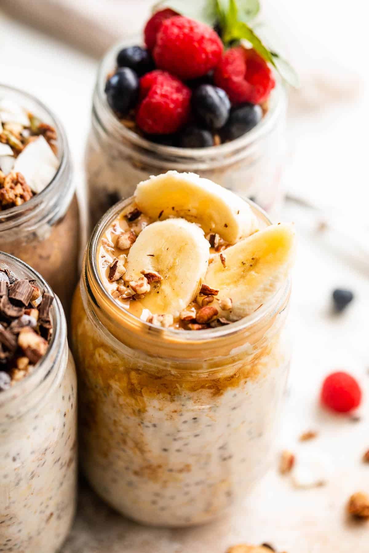 Overnight Steel Cut Oats Breakfast Jars - The Simple Veganista