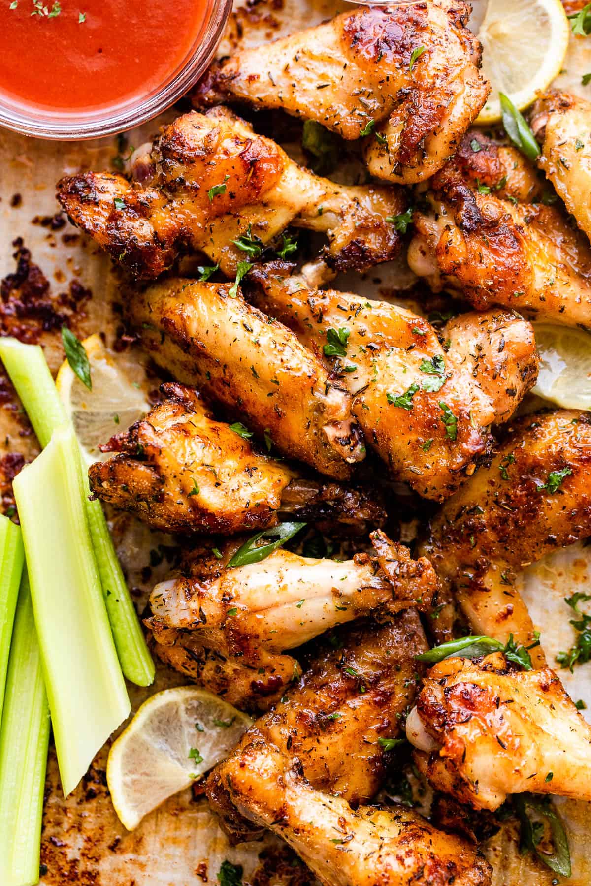 Crispy Air Fryer Chicken Wings With Sriracha Dipping Sauce