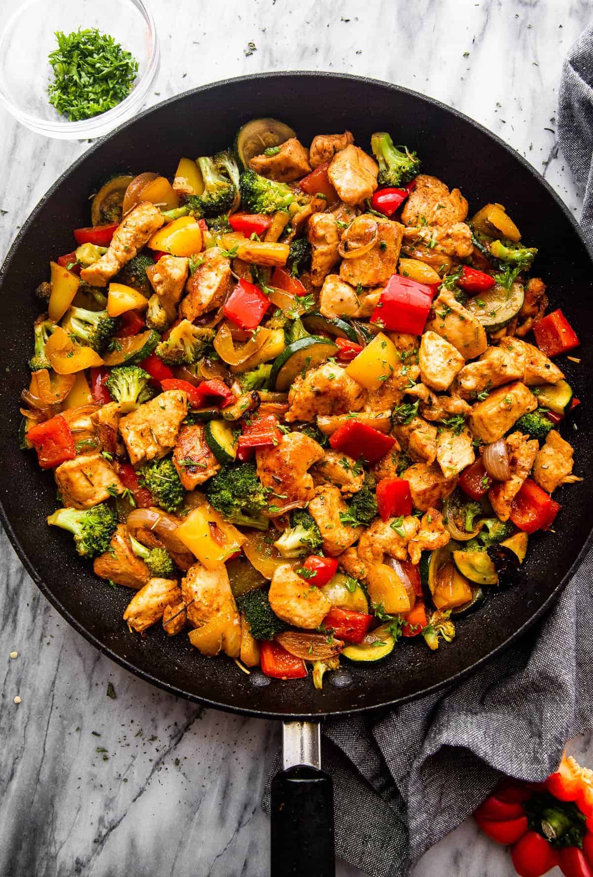 One-Pot Chicken and Vegetables Skillet - Low Calorie Chicken Recipes