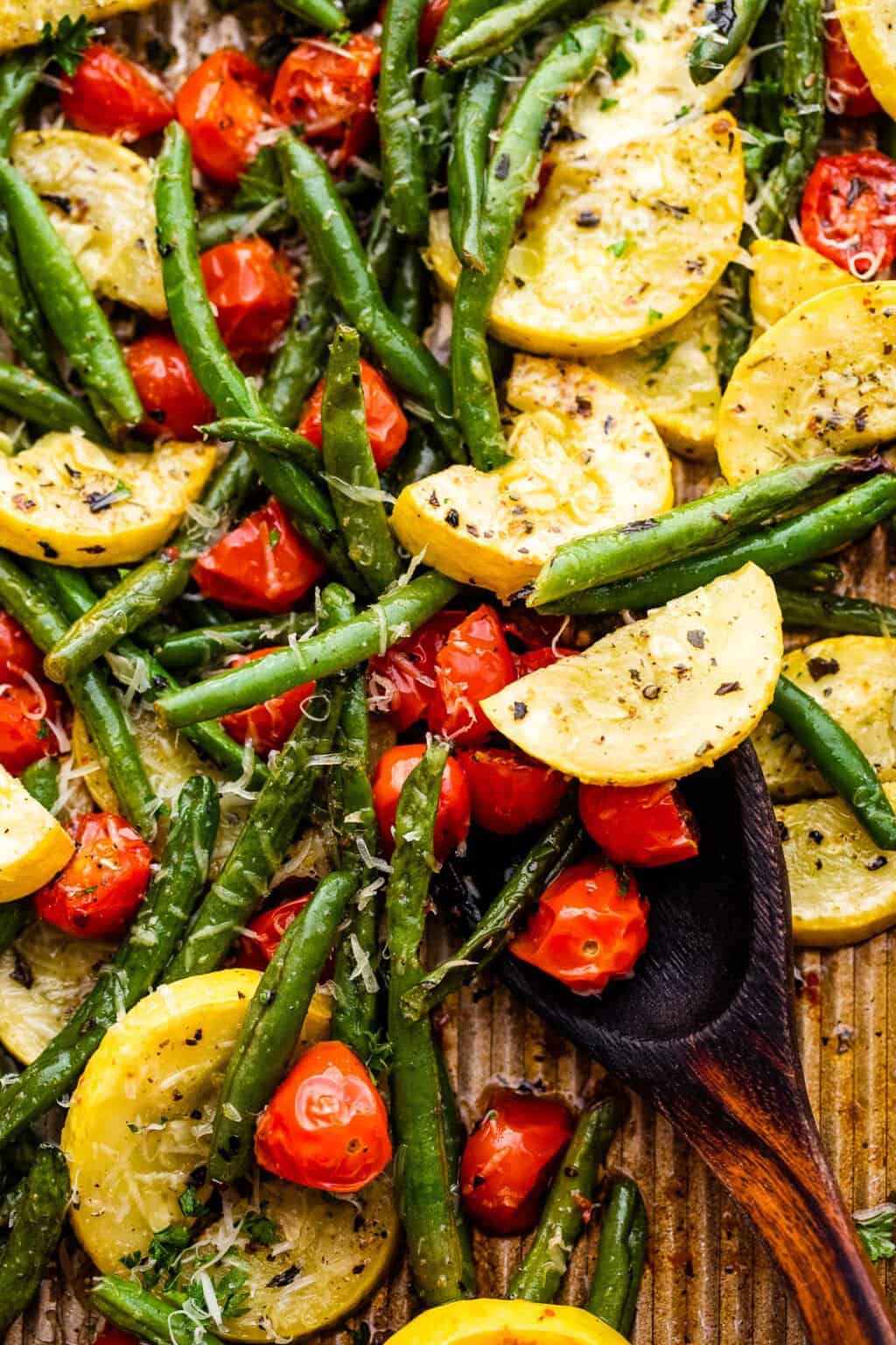 Roasted Green Beans Recipe | Diethood