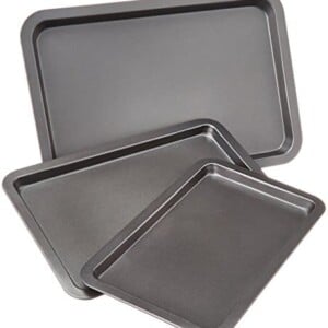 AmazonBasics 3-Piece Baking Sheet Set