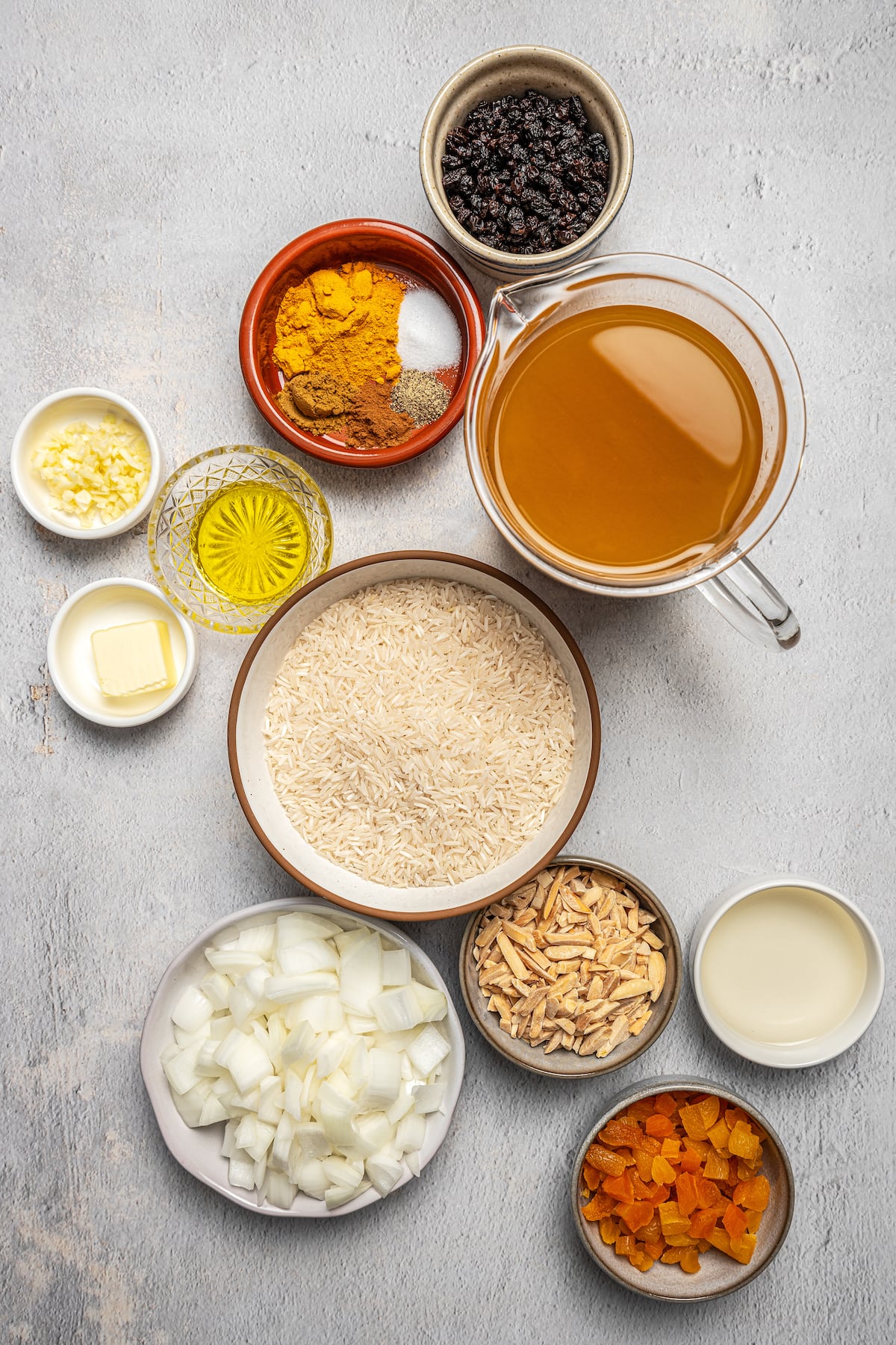 Ingredients for Mediterranean rice.